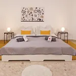 Bohnapartments Elisa - Wohlfuehlapartment Mit 2 Parkplaetzen Und 3 Schlafzimmern - Wlan - Vollausstattung Апартаменты Эрфурт