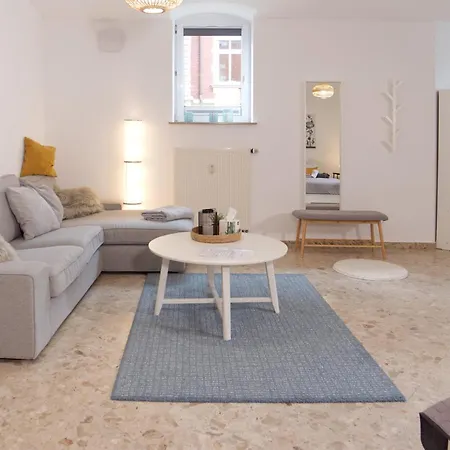 Апартаменты Bohnapartments Elisa - Wohlfuehlapartment Mit 2 Parkplaetzen Und 3 Schlafzimmern - Wlan - Vollausstattung Эрфурт