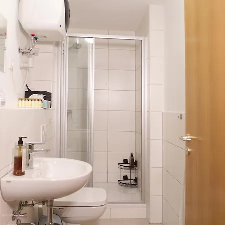 Bohnapartments Elisa - Wohlfuehlapartment Mit 2 Parkplaetzen Und 3 Schlafzimmern - Wlan - Vollausstattung ארפורט