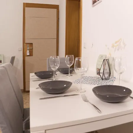 Bohnapartments Elisa: Cozy 3-bedroom With Free Parking Apartment Erfurt