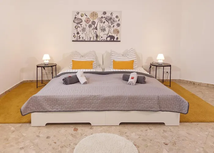 Bohnapartments Elisa - Wohlfuehlapartment Mit 2 Parkplaetzen Und 3 Schlafzimmern - Wlan - Vollausstattung Appartamento Erfurt