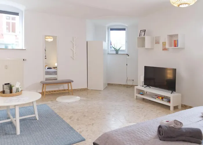 Bohnapartments Elisa - Wohlfuehlapartment Mit 2 Parkplaetzen Und 3 Schlafzimmern - Wlan - Vollausstattung Erfurt