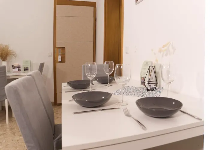 Bohnapartments Elisa - Wohlfuehlapartment Mit 2 Parkplaetzen Und 3 Schlafzimmern - Wlan - Vollausstattung Daire Erfurt