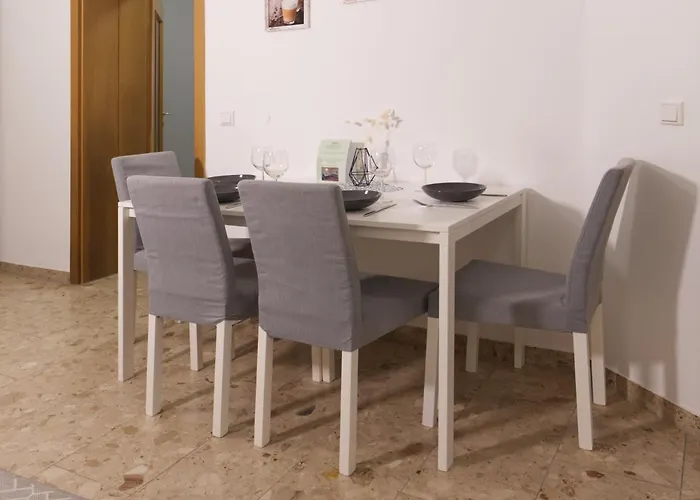 Bohnapartments Elisa - Wohlfuehlapartment Mit 2 Parkplaetzen Und 3 Schlafzimmern - Wlan - Vollausstattung Daire Erfurt